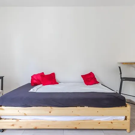 Apartment Cenoslocs - Paris A Vos Pieds Pour 4 Personnes Avec Jardin & Wifi